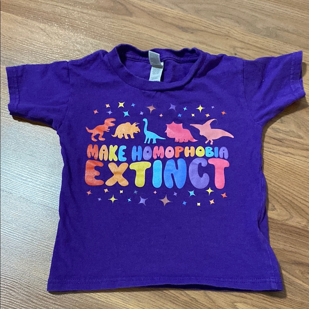 ✨8/$10. Make homophobia extinct. Size 4T